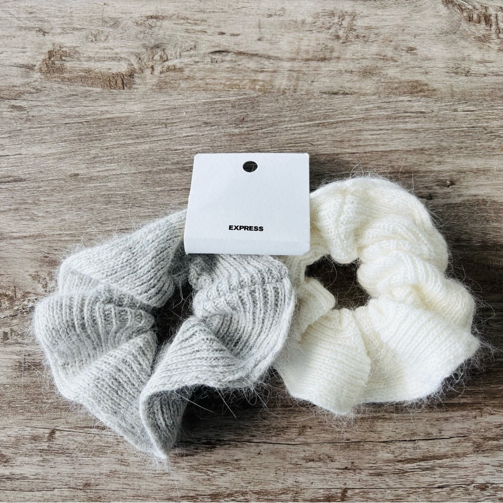 Express Hair Scrunchies 2 Pack Gray Beige Fuzzy Knit NWT Preppy Tennis